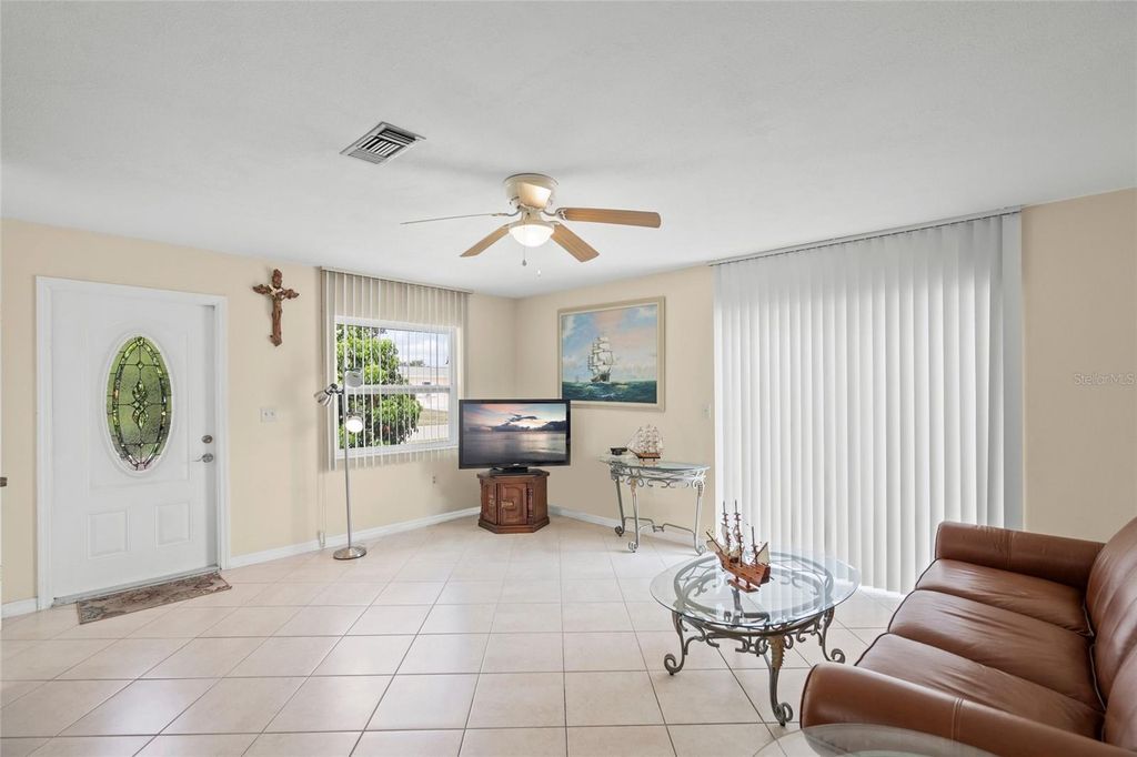 Image 3 of property listing at 1036 HOPE STREET, Venice, FL 34285