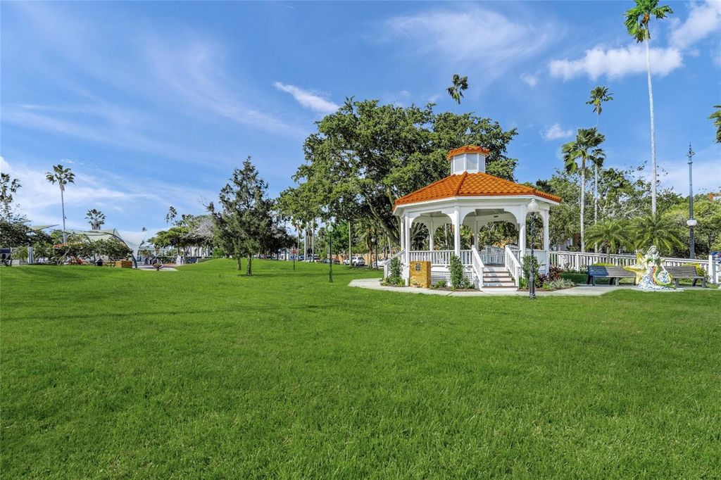 Image 26 of property listing at 1036 HOPE STREET, Venice, FL 34285