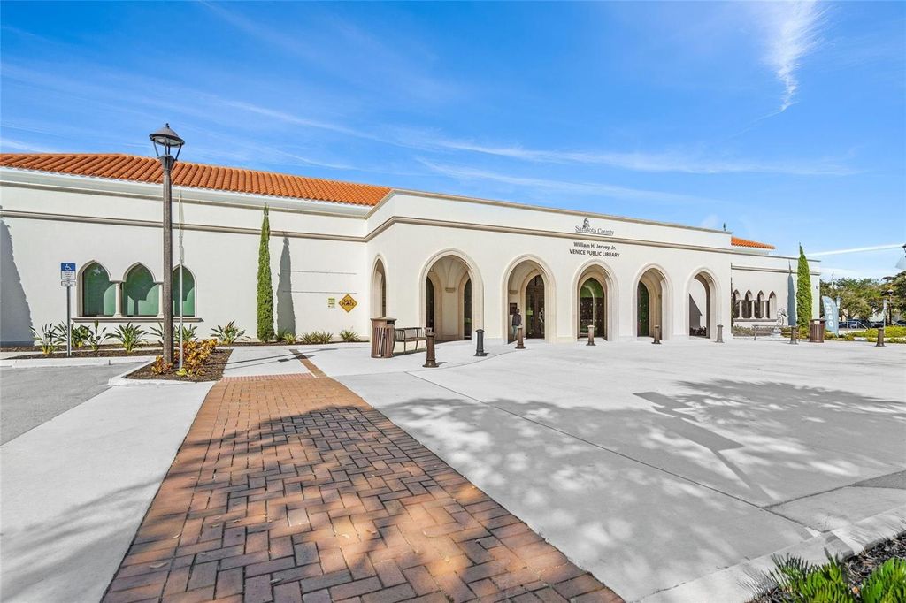 Image 28 of property listing at 1036 HOPE STREET, Venice, FL 34285