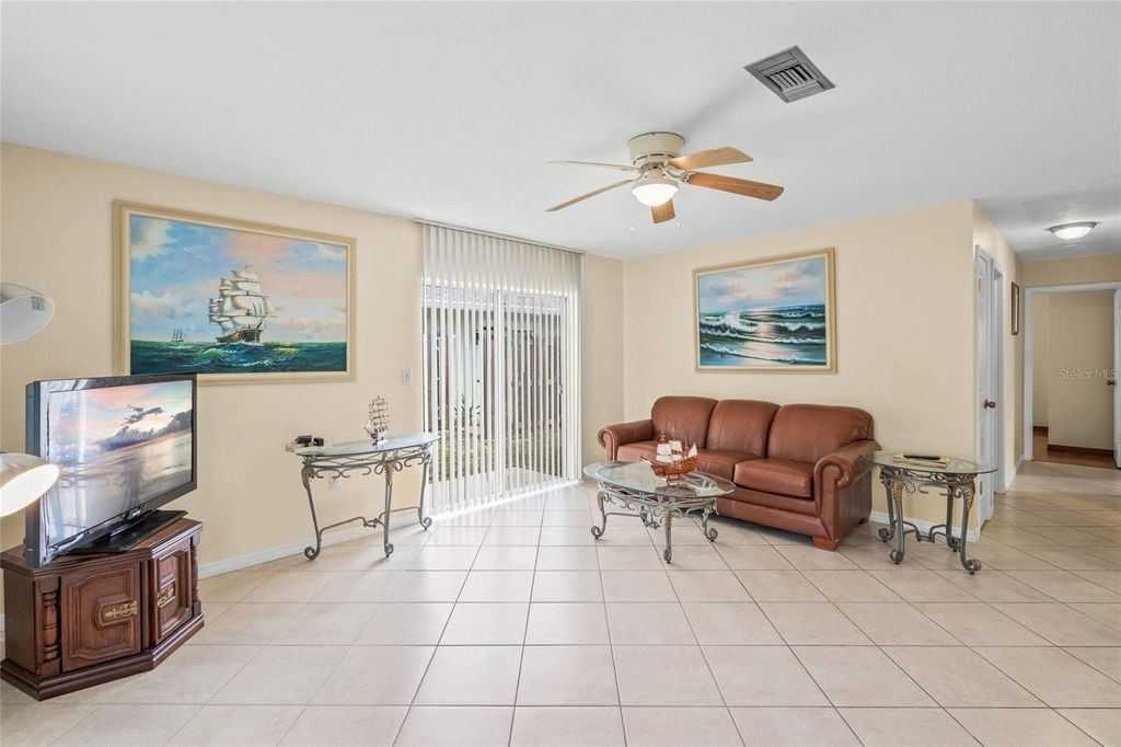 Image 4 of property listing at 1036 HOPE STREET, Venice, FL 34285