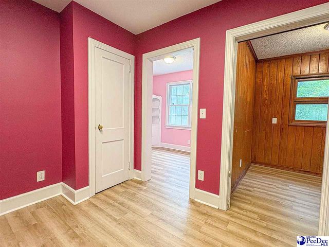506 Taylor St, Lake City, SC 29560