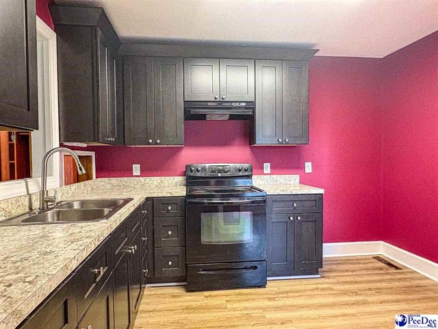 506 Taylor St, Lake City, SC 29560