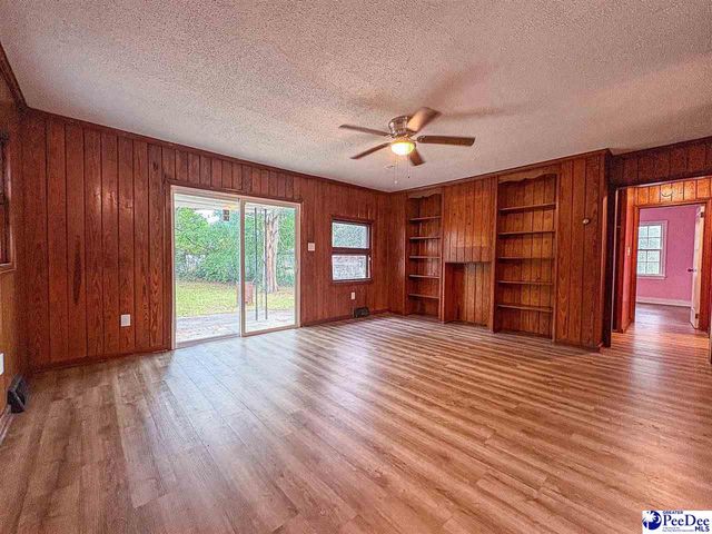 506 Taylor St, Lake City, SC 29560