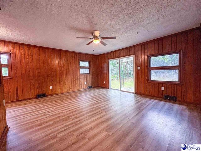 506 Taylor St, Lake City, SC 29560