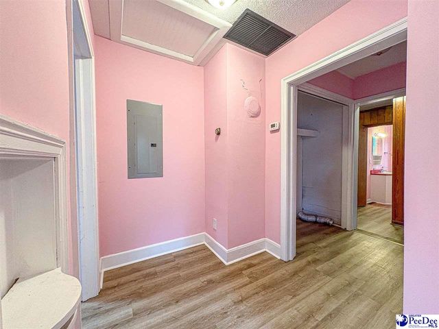 506 Taylor St, Lake City, SC 29560