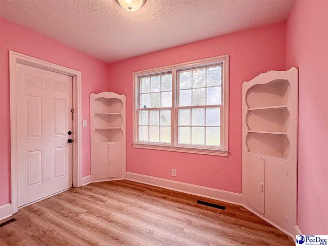 506 Taylor St, Lake City, SC 29560