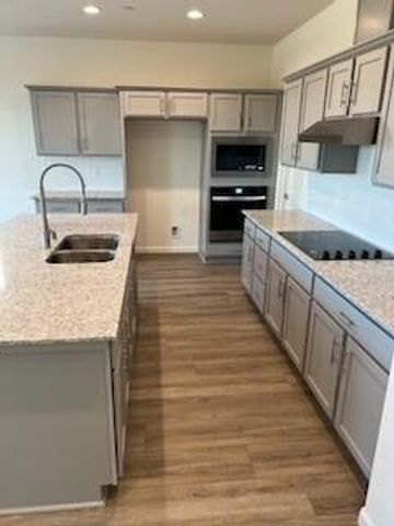 1645 Vallejo Avenue, Dinuba, CA 93618