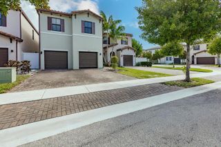 6026 Pine Tree Way 6026, Riviera Beach, FL 33410