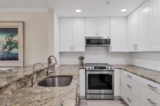 862 HUDSON AVENUE 862, Sarasota, FL 34236