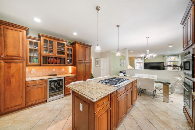 27 DeAngelis Drive, Monroe, NY 10950