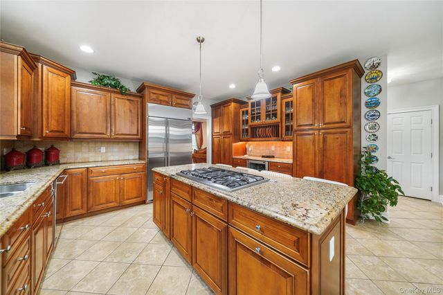 27 DeAngelis Drive, Monroe, NY 10950