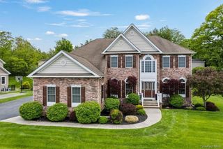 27 DeAngelis Drive, Monroe, NY 10950