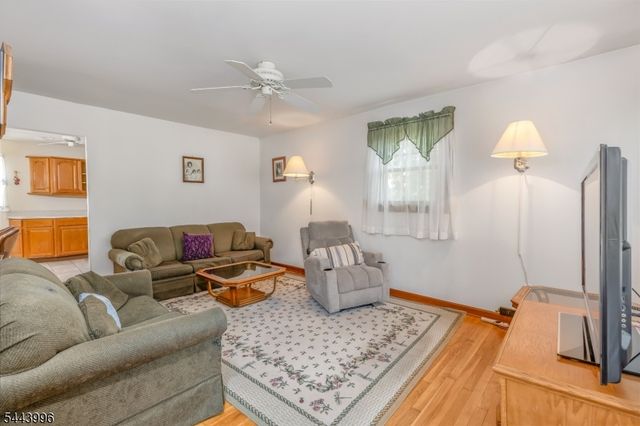 44 Garfield Pl, Sayreville Boro, NJ 08859