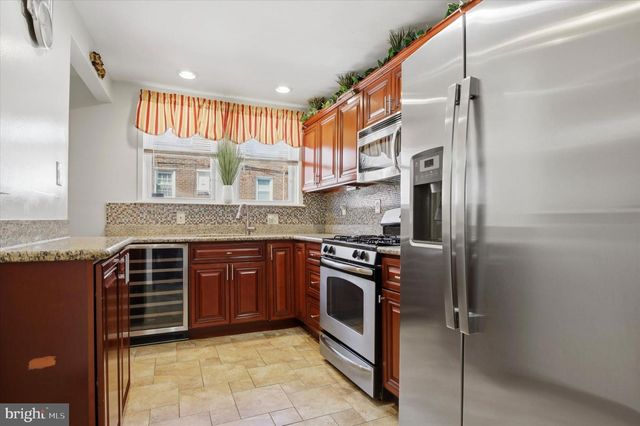 7450 BEVERLY RD, Philadelphia, PA 19138