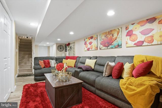 7450 BEVERLY RD, Philadelphia, PA 19138