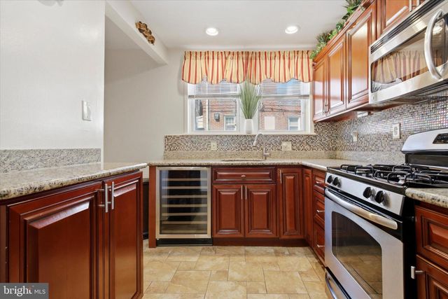 7450 BEVERLY RD, Philadelphia, PA 19138