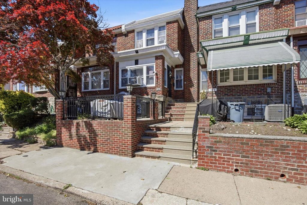 7450 BEVERLY RD, Philadelphia, PA 19138