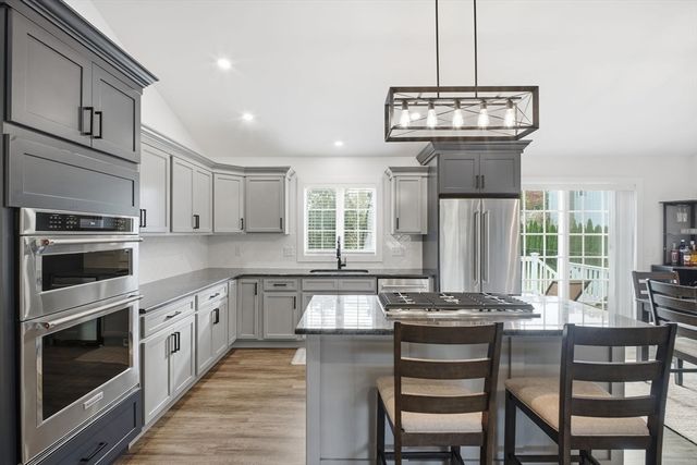 39 Jean Cir, Chicopee, MA 01020