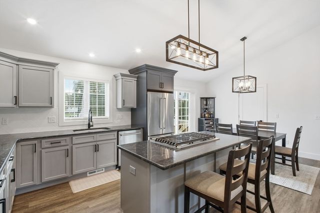 39 Jean Cir, Chicopee, MA 01020