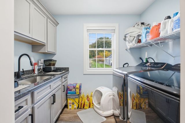 39 Jean Cir, Chicopee, MA 01020