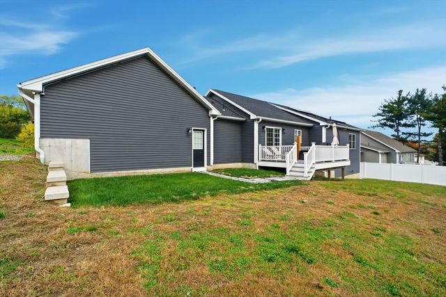 39 Jean Cir, Chicopee, MA 01020