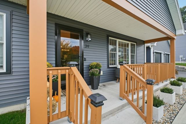 39 Jean Cir, Chicopee, MA 01020