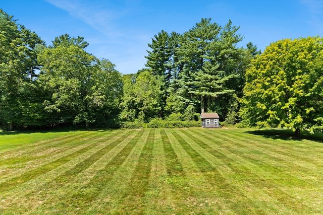 360 W Washington St, Hanson, MA 02341