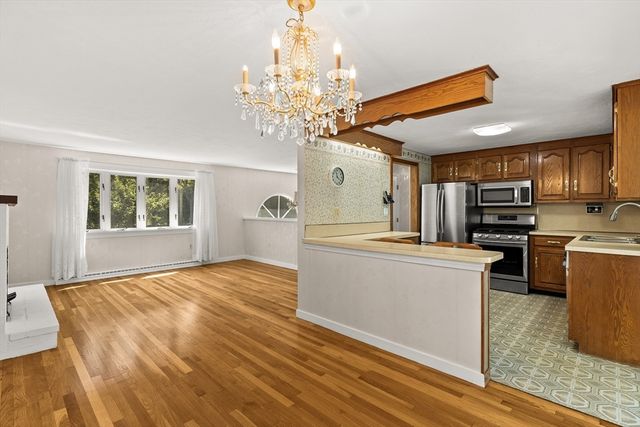 360 W Washington St, Hanson, MA 02341