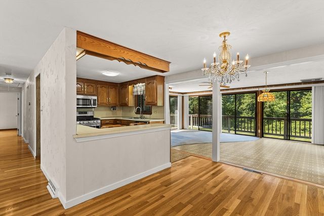 360 W Washington St, Hanson, MA 02341