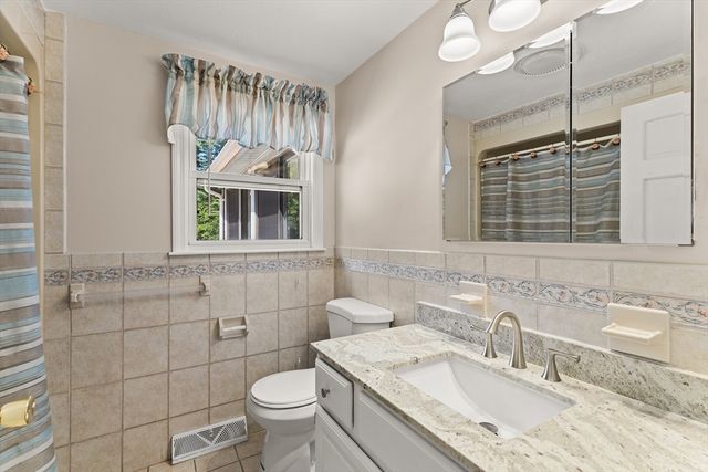 360 W Washington St, Hanson, MA 02341
