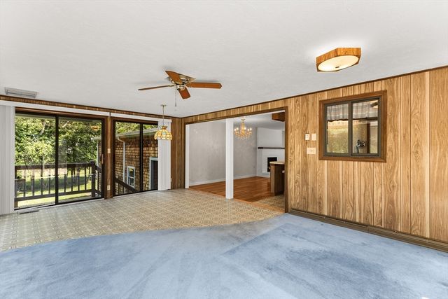 360 W Washington St, Hanson, MA 02341