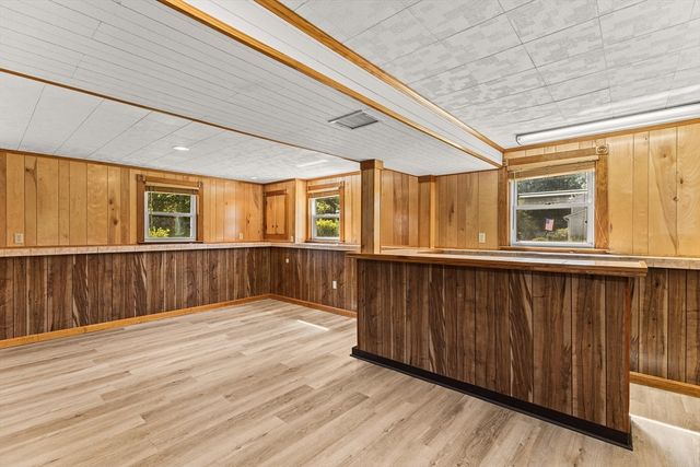 360 W Washington St, Hanson, MA 02341