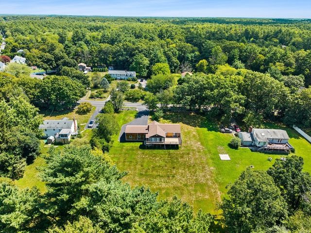 360 W Washington St, Hanson, MA 02341