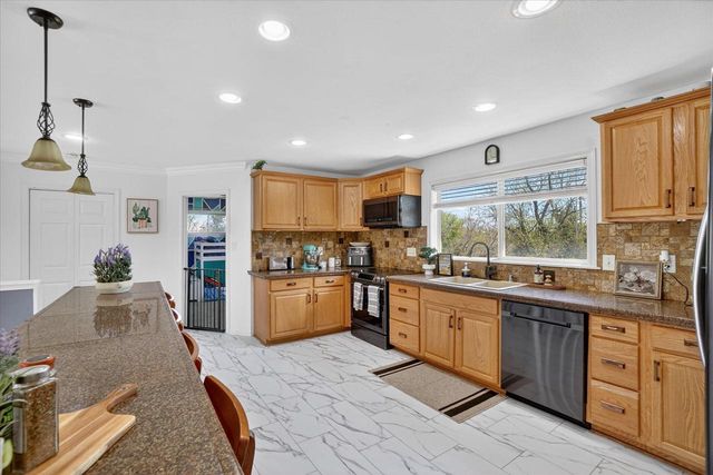 10301 Vera AVENUE, Milwaukee, WI 53224