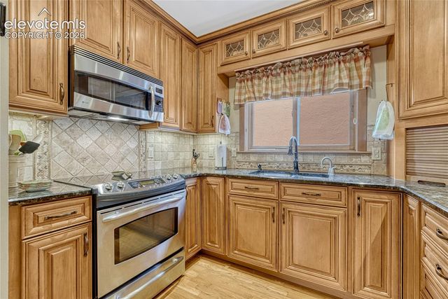 825 N HANCOCK Avenue, Colorado Springs, CO 80903