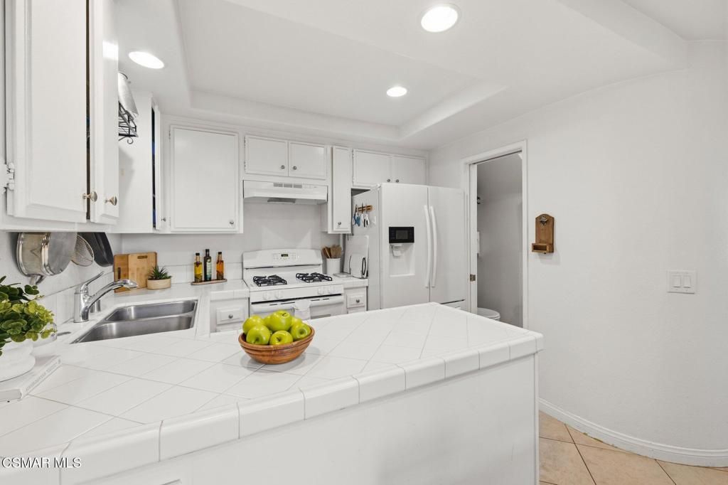 Image 10 of property listing at 697 Evergreen Lane, Port Hueneme, CA 93041