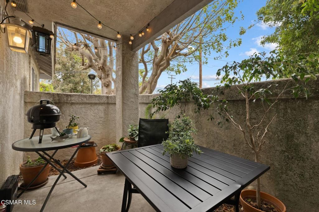 Image 8 of property listing at 697 Evergreen Lane, Port Hueneme, CA 93041