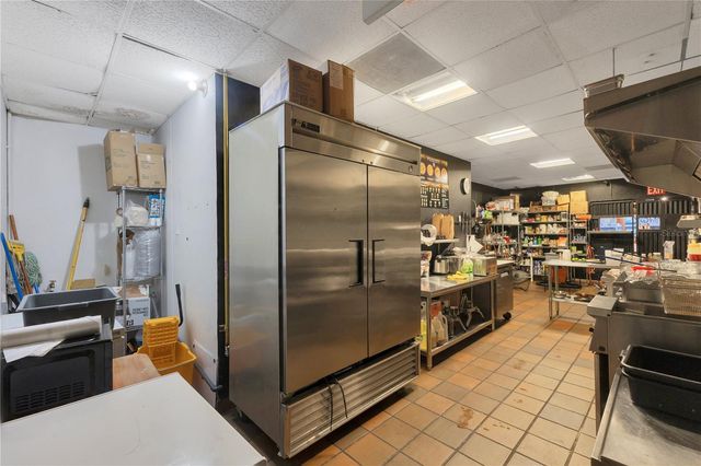 65 Avenida de Infanteria CONCORDIA GARDENS SHOPPING CENTER ANNEX BULDING AVENUE, San Juan, PR 00924