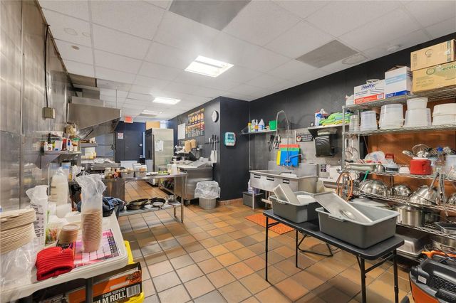 65 Avenida de Infanteria CONCORDIA GARDENS SHOPPING CENTER ANNEX BULDING AVENUE, San Juan, PR 00924