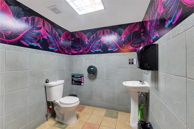 65 Avenida de Infanteria CONCORDIA GARDENS SHOPPING CENTER ANNEX BULDING AVENUE, San Juan, PR 00924