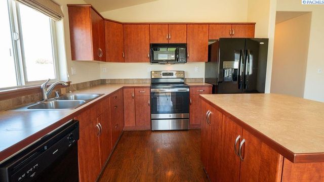 1608 Cactus Loop, Richland, WA 99352