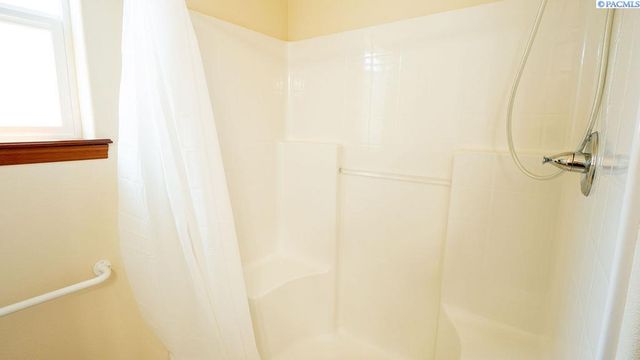 1608 Cactus Loop, Richland, WA 99352