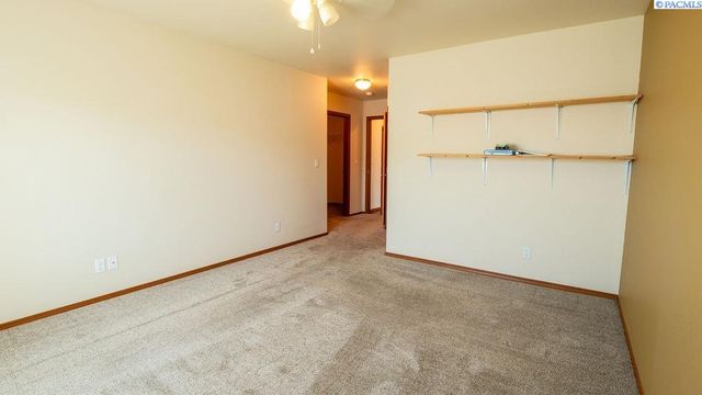1608 Cactus Loop, Richland, WA 99352