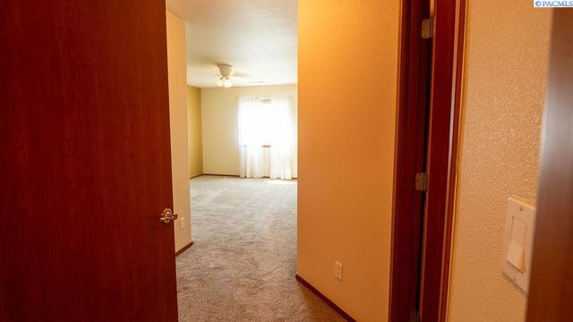 1608 Cactus Loop, Richland, WA 99352
