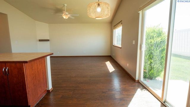 1608 Cactus Loop, Richland, WA 99352