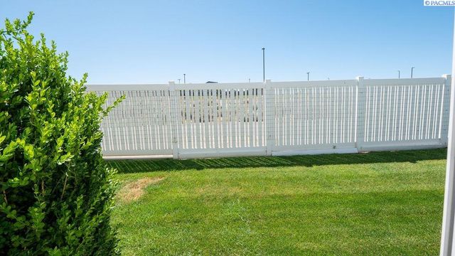 1608 Cactus Loop, Richland, WA 99352