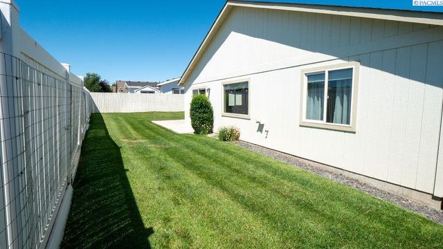 1608 Cactus Loop, Richland, WA 99352