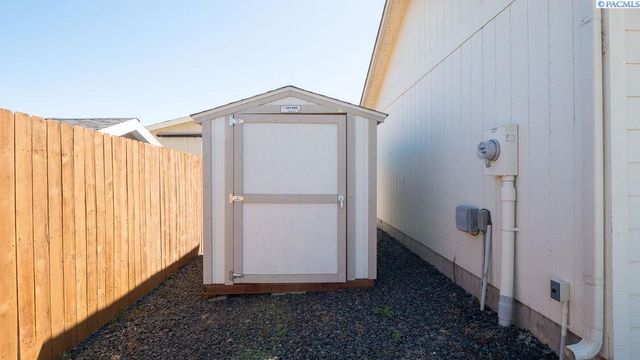 1608 Cactus Loop, Richland, WA 99352