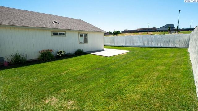 1608 Cactus Loop, Richland, WA 99352