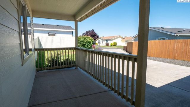 1608 Cactus Loop, Richland, WA 99352
